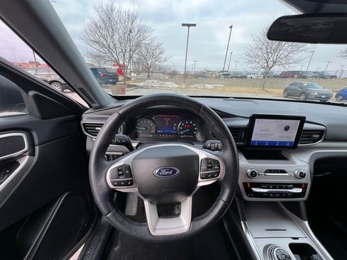 Used 2023 Ford Explorer XLT w/ Equipment Group 202A AWD/4WD image 42