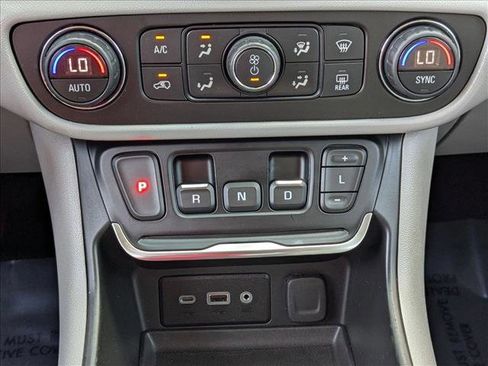 Used 2019 GMC Terrain SLE w/ Driver Convenience Package image 12