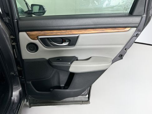 Used 2017 Honda CR-V Touring image 31