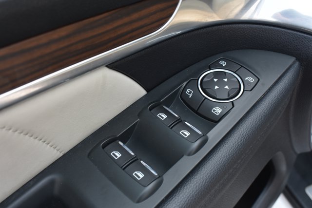 Used 2019 Ford Explorer Limited w/ Limited Luxury Package FWD image 13