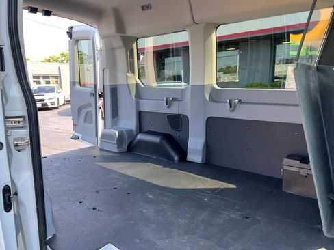Used 2016 Ford Transit 150 XLT image 25