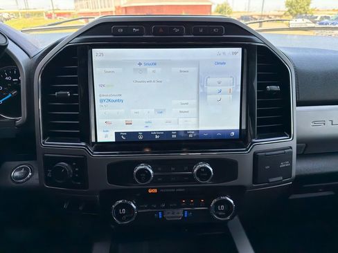 Used 2022 Ford F250 Lariat w/ Lariat Ultimate Package AWD/4WD image 26