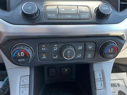 Used 2017 GMC Acadia SLT image 29