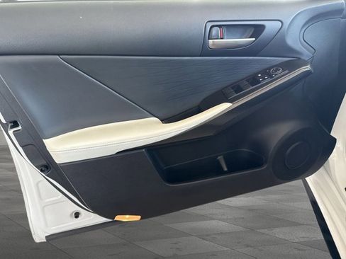 Used 2021 Lexus IS 350 F Sport image 10