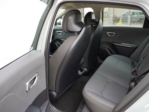 New 2025 Kia K4 LXS image 11