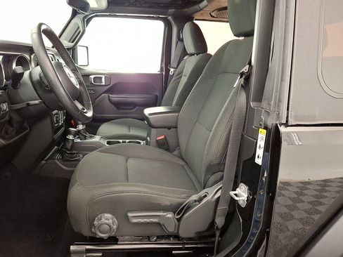 Used 2018 Jeep Wrangler Sport S image 11