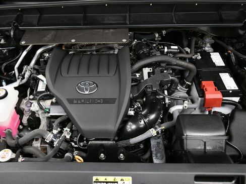 Certified 2023 Toyota Highlander XLE image 37