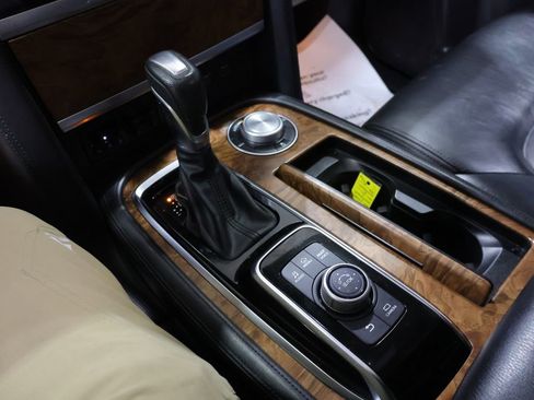 Used 2022 Nissan Armada SL w/ Captain's Chairs Package AWD/4WD image 30