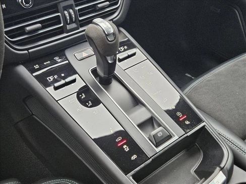 Used 2022 Porsche Macan GTS image 12