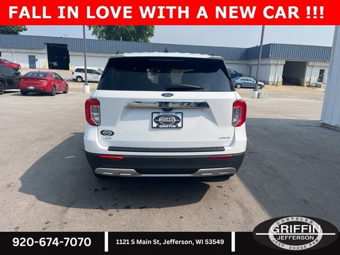 Used 2023 Ford Explorer XLT w/ Equipment Group 202A image 4