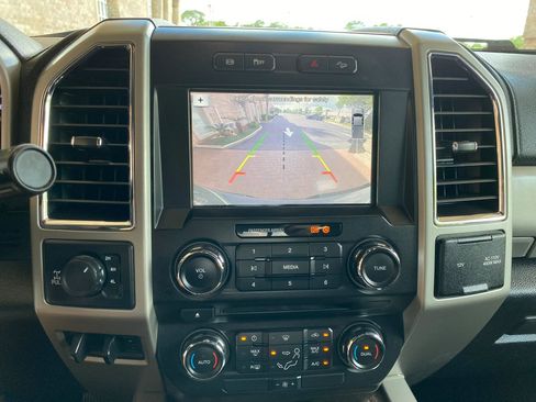 Used 2018 Ford F250 Lariat w/ Chrome Package AWD/4WD image 28