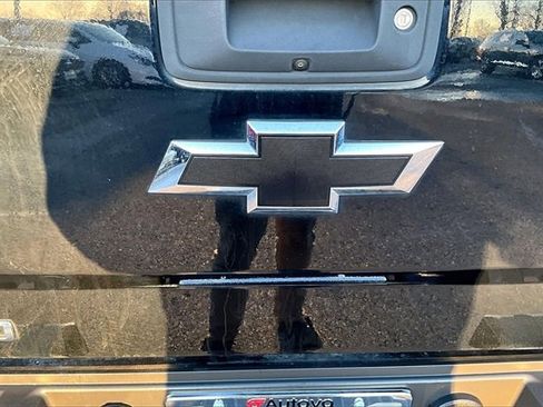 Used 2018 Chevrolet Silverado 1500 LTZ Z71 w/ Midnight Edition image 31