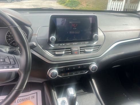 Used 2022 Nissan Altima 2.0 SR image 19