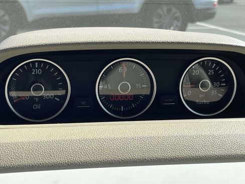 Used 2013 Volkswagen Beetle TDI image 27