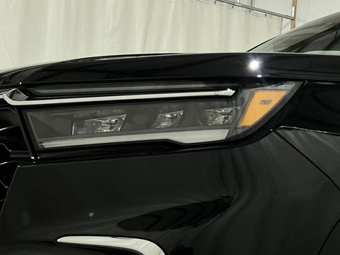 Used 2025 Honda Pilot Touring image 13