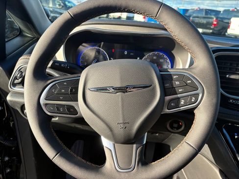 New 2026 Chrysler Pacifica Pinnacle w/ Trailer Tow Group image 24