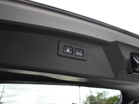 Used 2020 Subaru Outback Limited w/ Popular Package #2 image 12