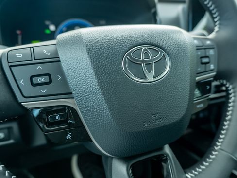 Used 2026 Toyota Camry SE w/ Convenience Package FWD image 30