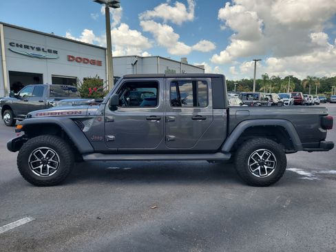 Used 2024 Jeep Gladiator Rubicon w/ Technology Group AWD/4WD image 7