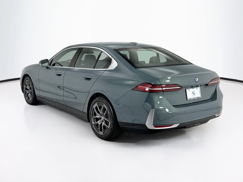 Used 2026 BMW i5 eDrive40 w/ Premium Package AWD/4WD image 7