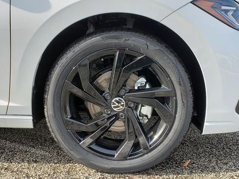 New 2026 Volkswagen Jetta SE FWD image 12