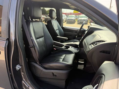 Used 2019 Dodge Grand Caravan GT FWD image 23