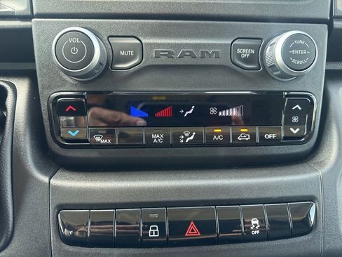 Used 2024 RAM ProMaster 2500 image 14