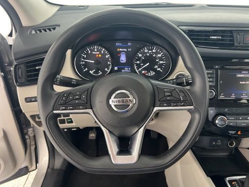 Used 2019 Nissan Rogue Sport SV FWD image 11