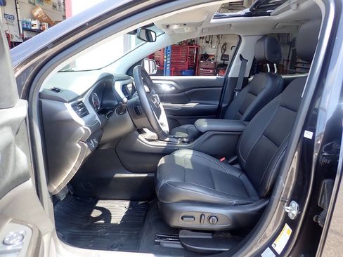 Used 2017 GMC Acadia SLT AWD/4WD image 9