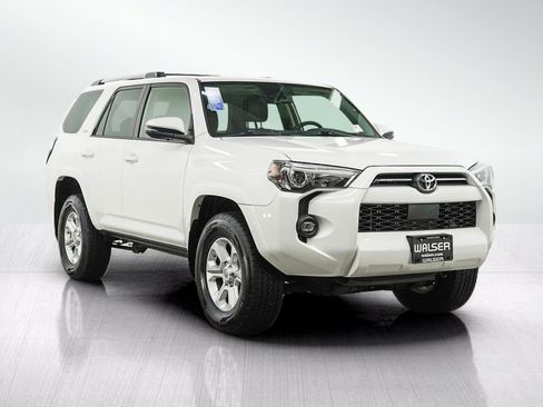 Used 2021 Toyota 4Runner SR5 Premium w/ Moonroof Package AWD/4WD image 7