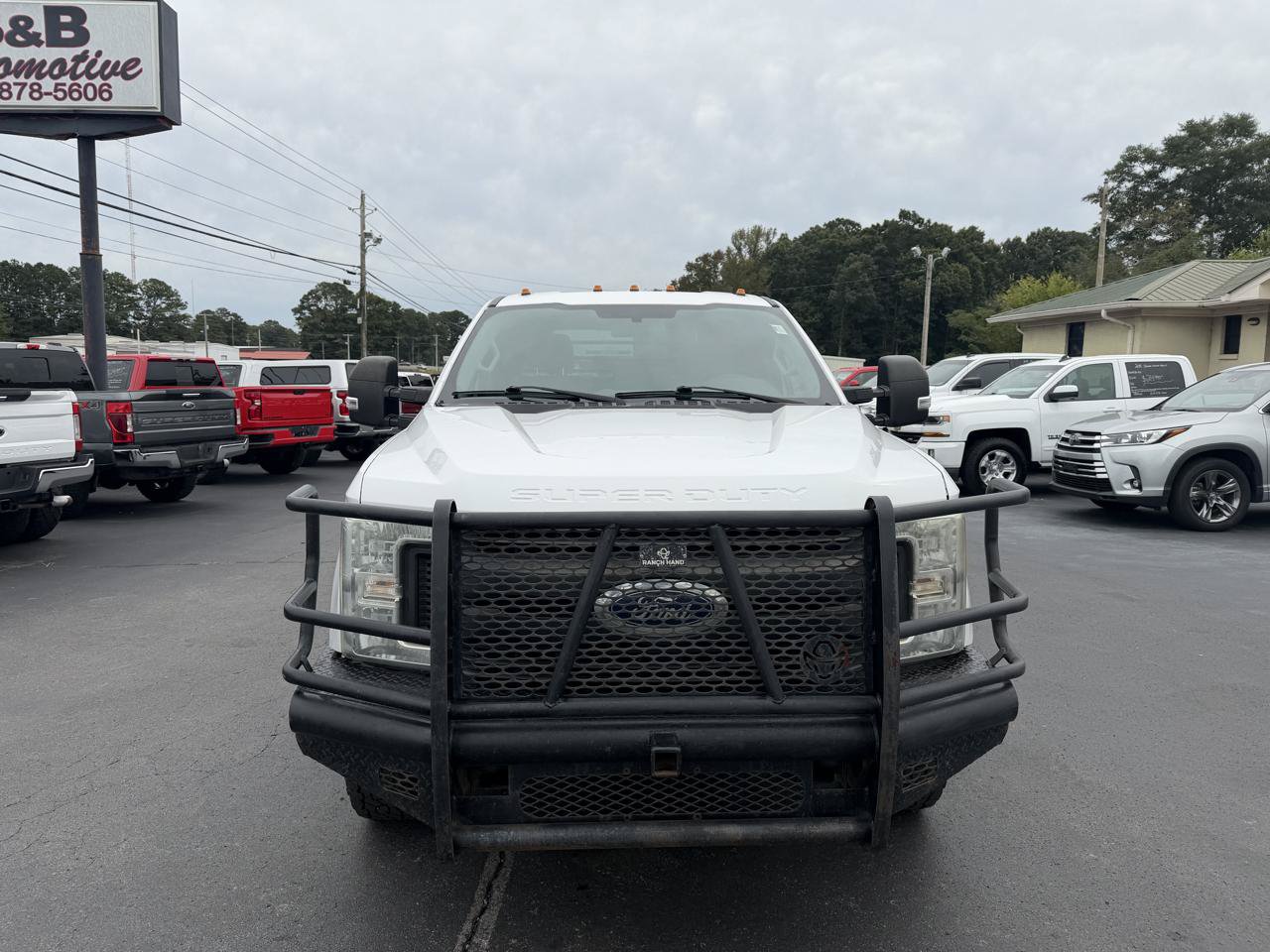 Used 2017 Ford F350 XL w/ Power Equipment Group AWD/4WD image 2