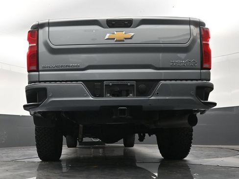Used 2024 Chevrolet Silverado 2500 High Country w/ Technology Package AWD/4WD image 23