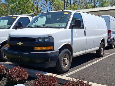 Used 2021 Chevrolet Express 2500 RWD image 3