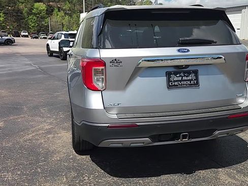 Used 2020 Ford Explorer XLT w/ Equipment Group 202A AWD/4WD image 7