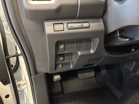 New 2026 Nissan Frontier SV w/ All-Weather Content Package AWD/4WD image 15