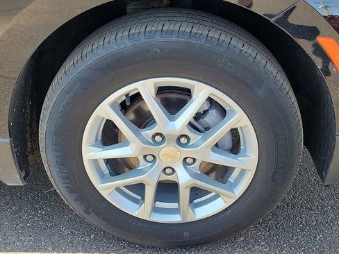 Used 2024 Chevrolet Equinox LT w/ LPO, Floor Liner Package FWD image 7