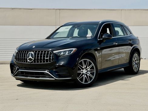 New 2026 Mercedes-Benz GLC 43 AMG 4MATIC image 2