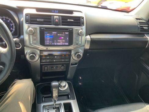 Used 2018 Toyota 4Runner Limited AWD/4WD image 33