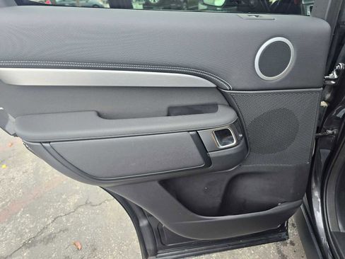 Certified 2025 Land Rover Discovery Dynamic SE image 20