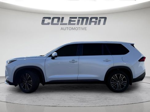 Used 2024 Toyota Grand Highlander AWD Hybrid image 2