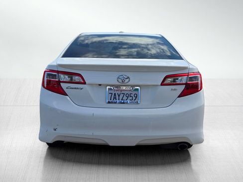 Used 2013 Toyota Camry SE w/ Convenience Pkg FWD image 5