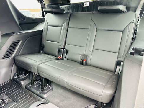 Used 2023 Chevrolet Tahoe Z71 w/ Luxury Package AWD/4WD image 34