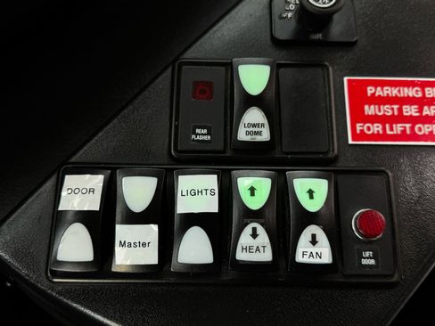 Used 2014 Chevrolet Express 3500 image 33