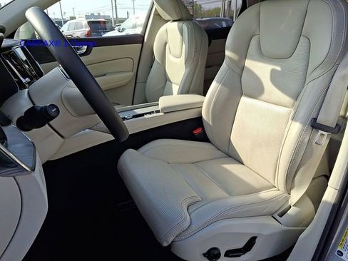 Certified 2023 Volvo XC60 B5 Ultimate w/ Climate Package AWD/4WD image 16
