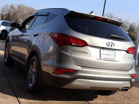 Used 2017 Hyundai Santa Fe Sport image 4