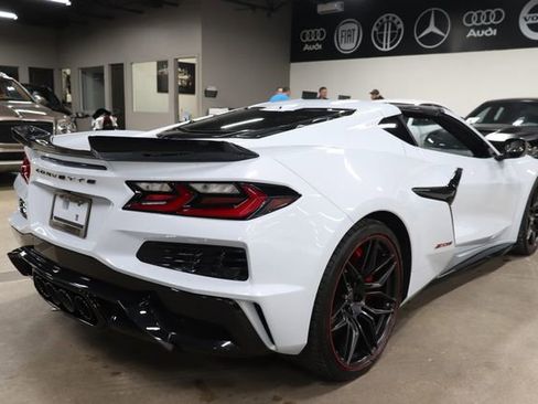 Used 2023 Chevrolet Corvette Z06 w/ Stealth Interior Trim Package RWD image 13