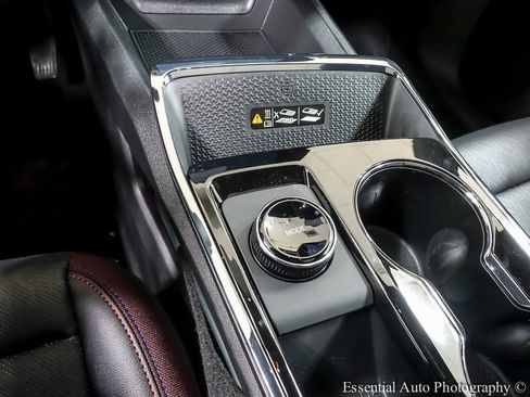 New 2026 Chevrolet Equinox RS w/ LPO, Floor Liner Package image 18