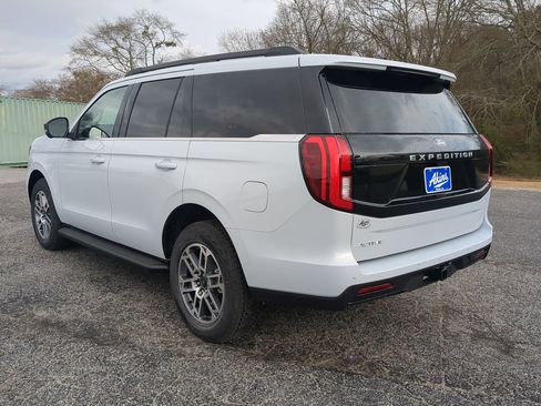 New 2026 Ford Expedition Active RWD image 5