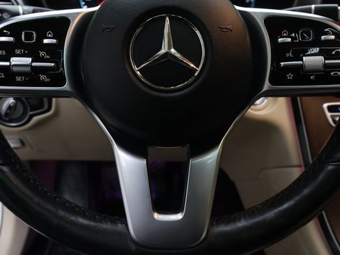 Used 2020 Mercedes-Benz GLC 350e 4MATIC w/ Premium Package image 19