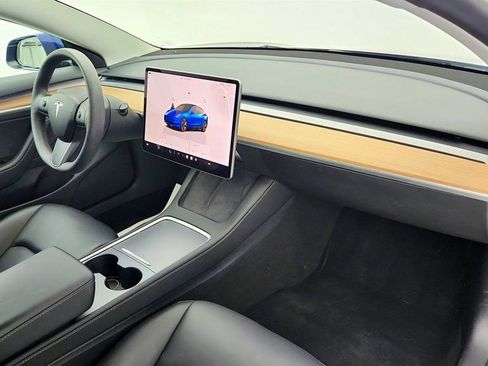 Used 2023 Tesla Model 3 Standard Range RWD image 29